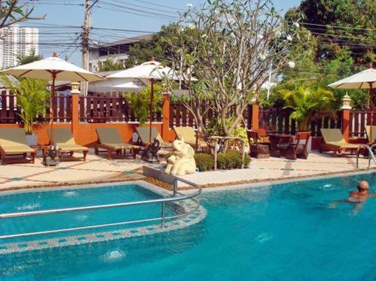 Pattara Mansion พัทยา Hotel Pattaya Exterior photo